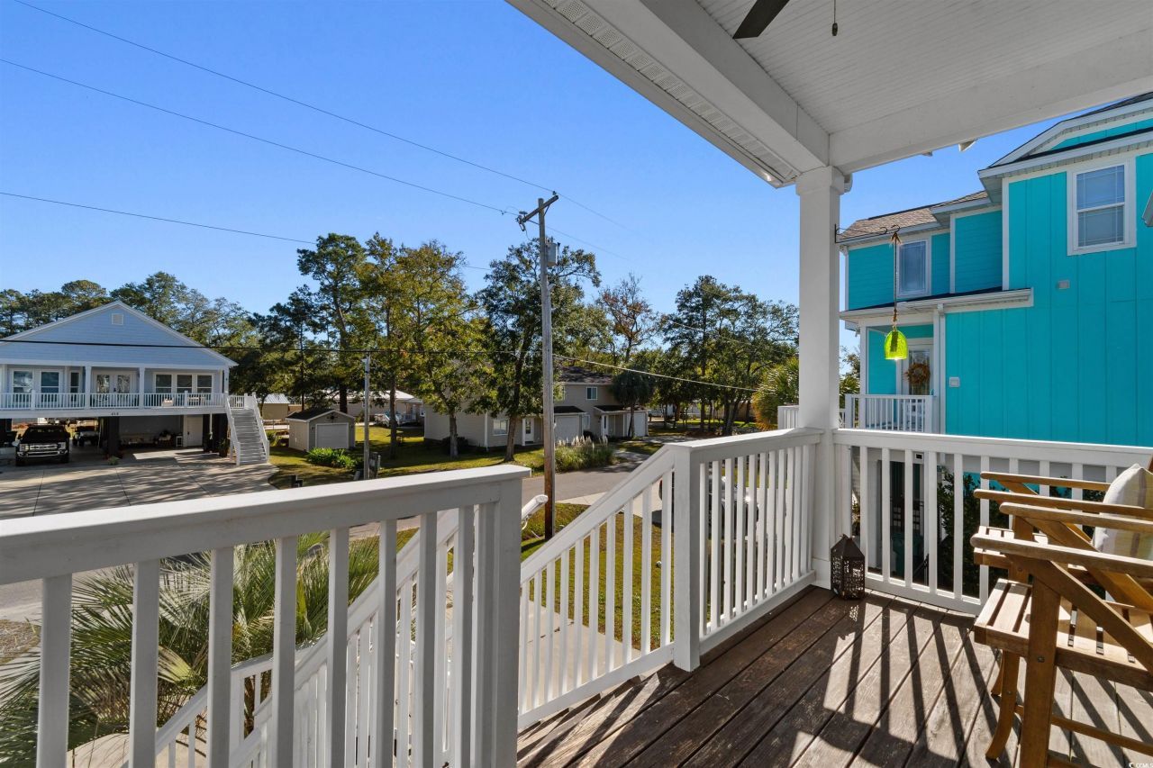 513 1st St. Photo 32