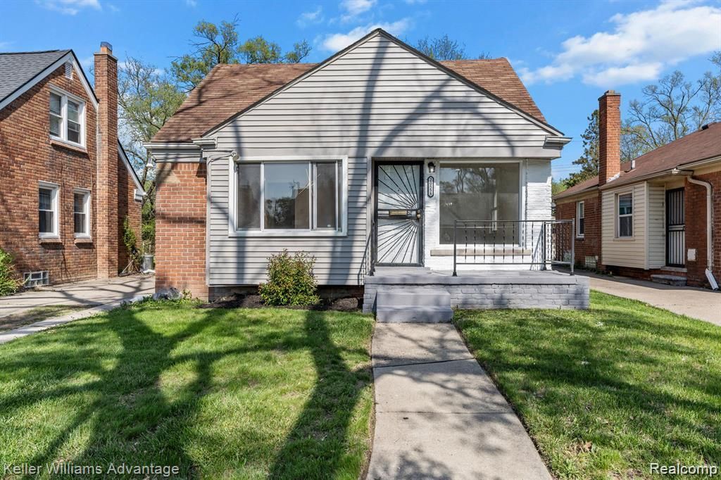 20558 Oakfield Street, Detroit, MI 48235 Main Photo
