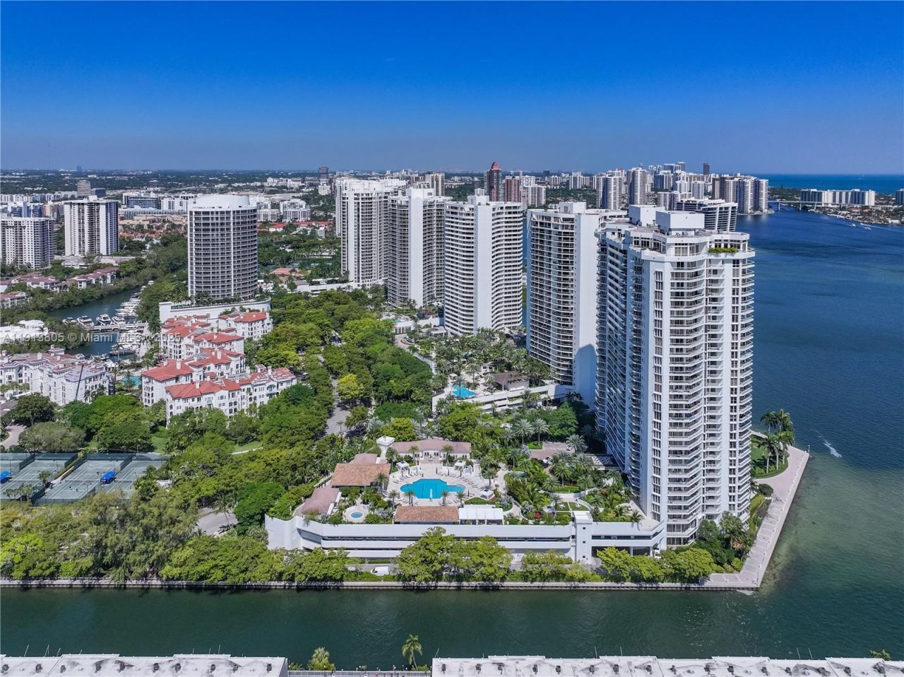 2600 Island Blvd, Unit 1605, Aventura, FL 33160 Photo