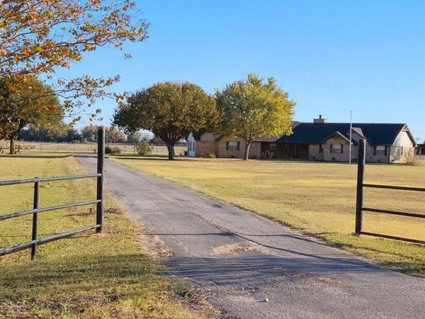 406 Epps Road, Palmer, TX 75152