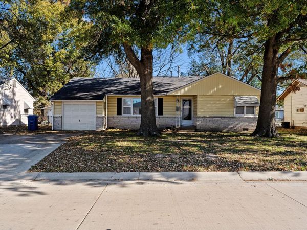 1932 A Street NE, Miami, OK 74354