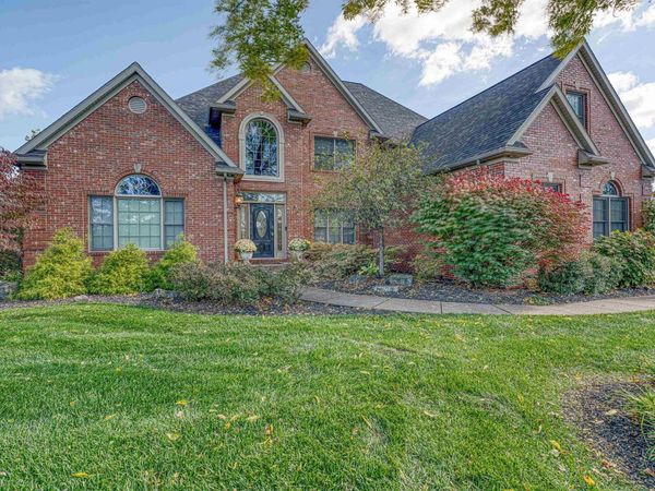2800 Briarcliff Drive, Newburgh, IN 47630
