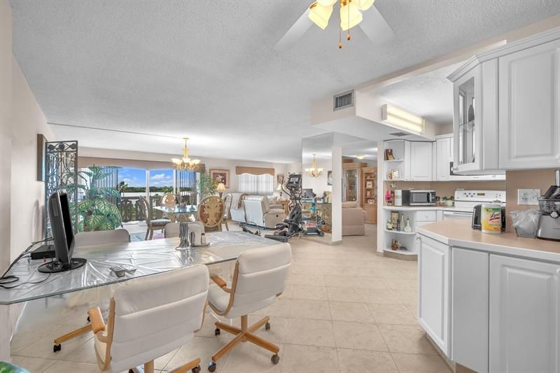 800 NE 195th St, Unit 601, Miami, FL 33179 Photo