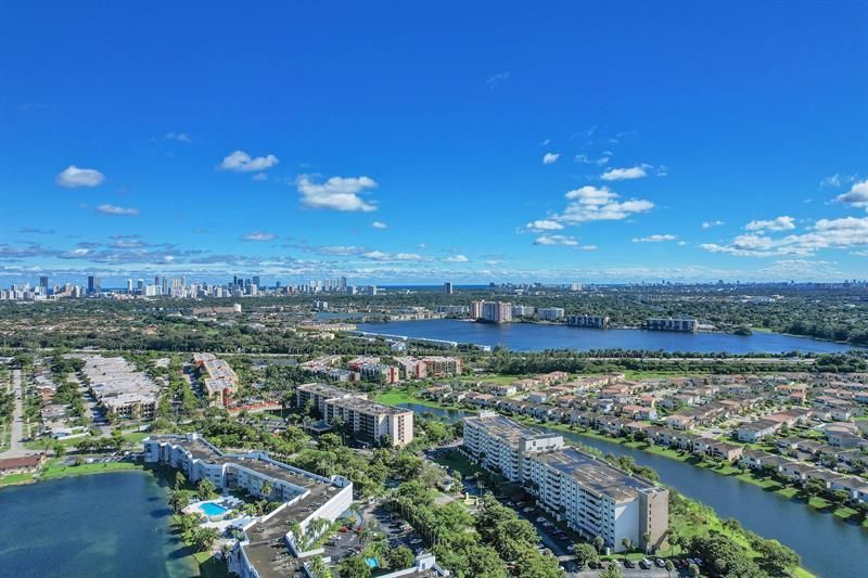 800 NE 195th St, Unit 601, Miami, FL 33179 Photo