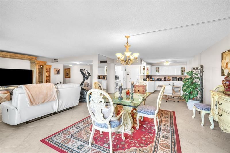 800 NE 195th St, Unit 601, Miami, FL 33179 Photo