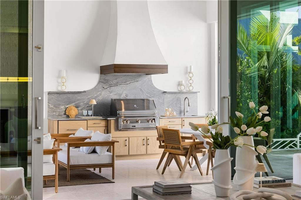 575 13th Ave S, Naples, FL 34102 Photo