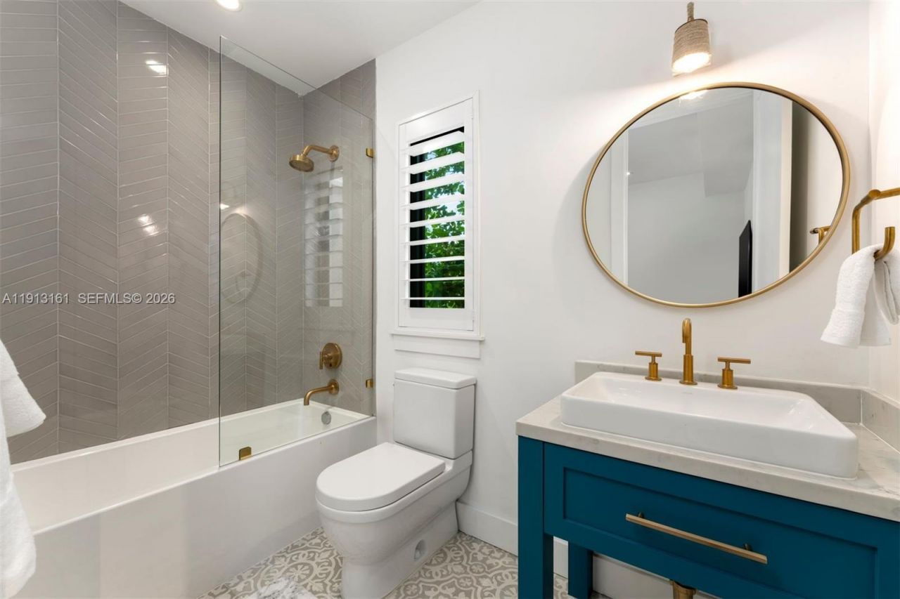 2801 Flamingo Dr, Miami Beach, FL 33140 Photo