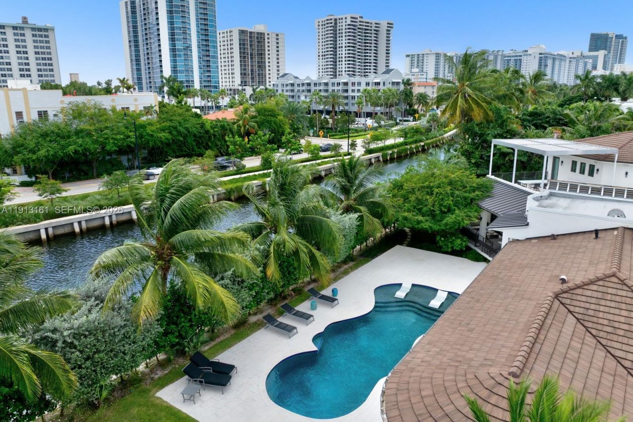 2801 Flamingo Dr, Miami Beach, FL 33140 Photo