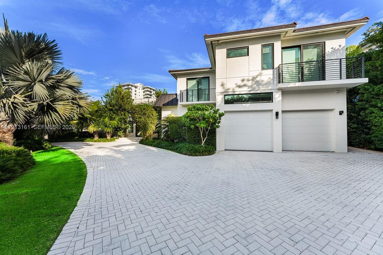 2801 Flamingo Dr, Miami Beach, FL 33140 Photo