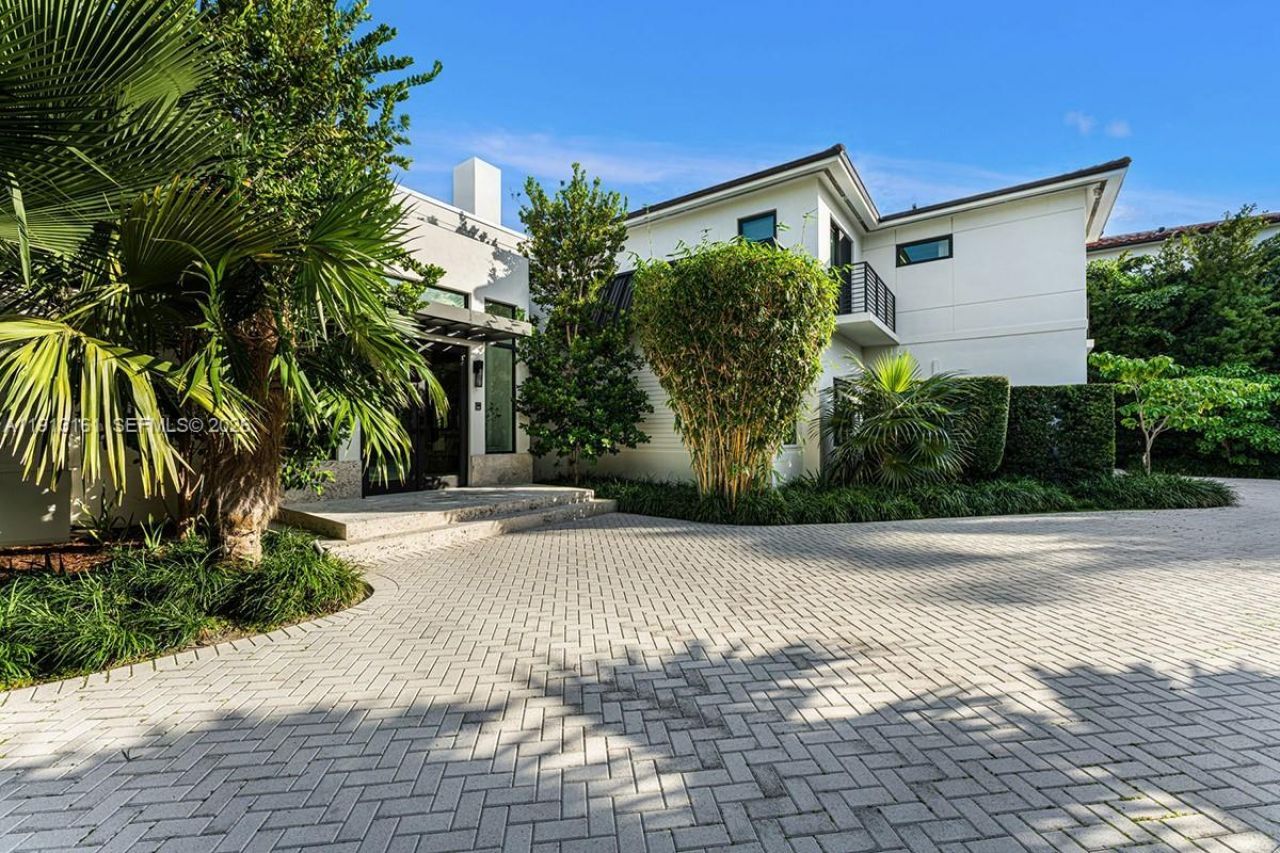 2801 Flamingo Dr, Miami Beach, FL 33140 Photo