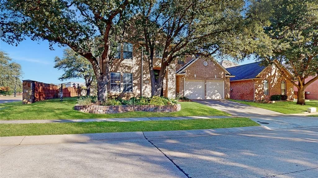 200 Patricia Lane, Highland Village, TX 75077 Main Photo