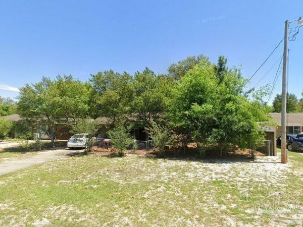 1406 College Pkwy, Gulf Breeze, FL 32563