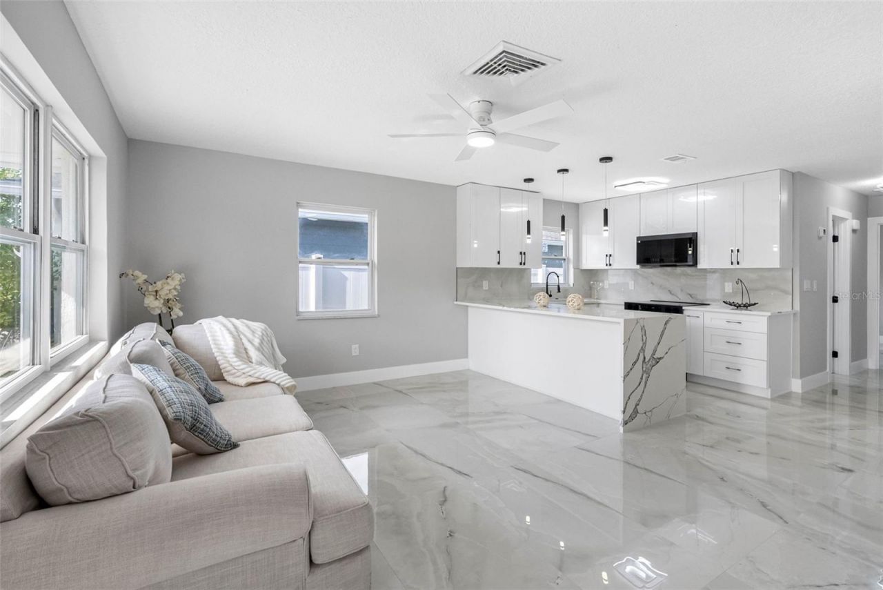 1861 Shore Acres Boulevard Ne, Saint Petersburg, FL 33703 Photo