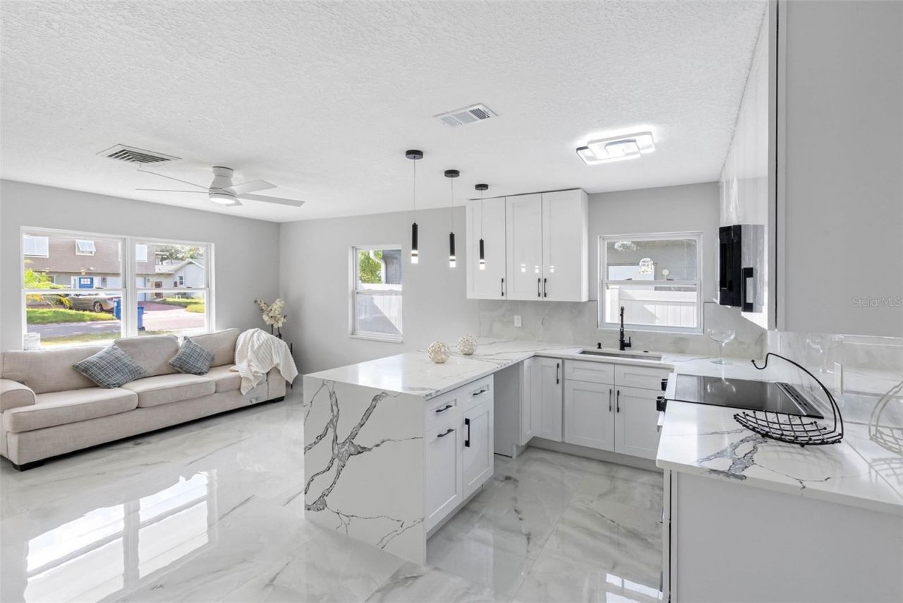 1861 Shore Acres Boulevard Ne, Saint Petersburg, FL 33703 Photo