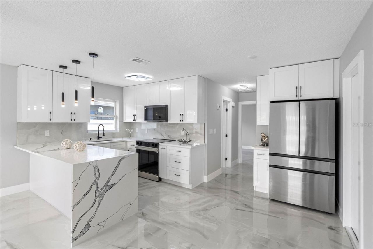 1861 Shore Acres Boulevard Ne, Saint Petersburg, FL 33703 Photo