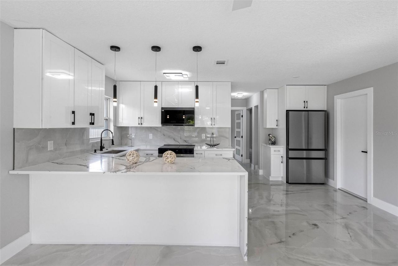 1861 Shore Acres Boulevard Ne, Saint Petersburg, FL 33703 Photo