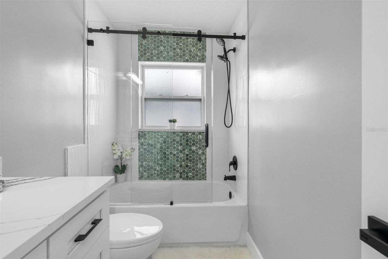 1861 Shore Acres Boulevard Ne, Saint Petersburg, FL 33703 Photo