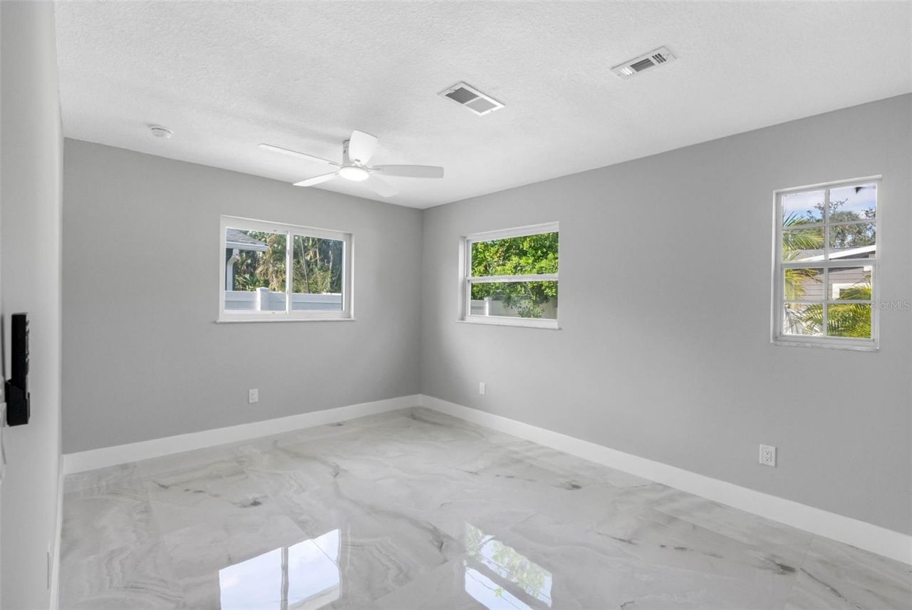 1861 Shore Acres Boulevard Ne, Saint Petersburg, FL 33703 Photo