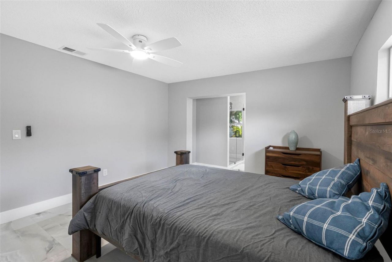 1861 Shore Acres Boulevard Ne, Saint Petersburg, FL 33703 Photo