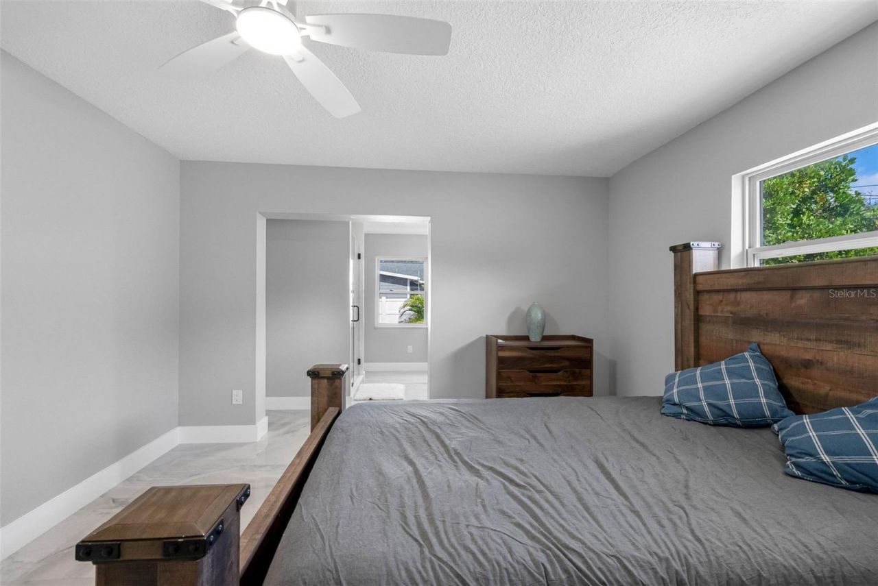 1861 Shore Acres Boulevard Ne, Saint Petersburg, FL 33703 Photo