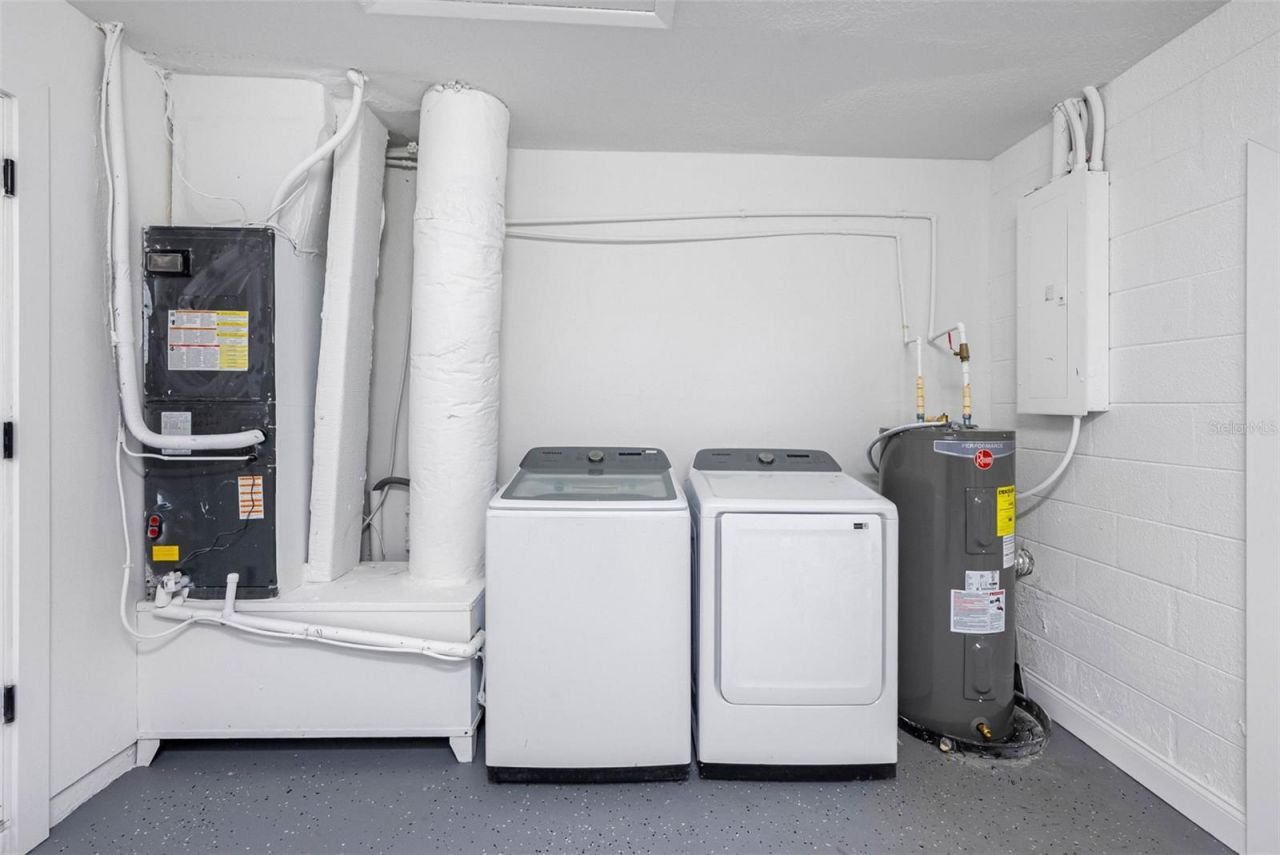 1861 Shore Acres Boulevard Ne, Saint Petersburg, FL 33703 Photo