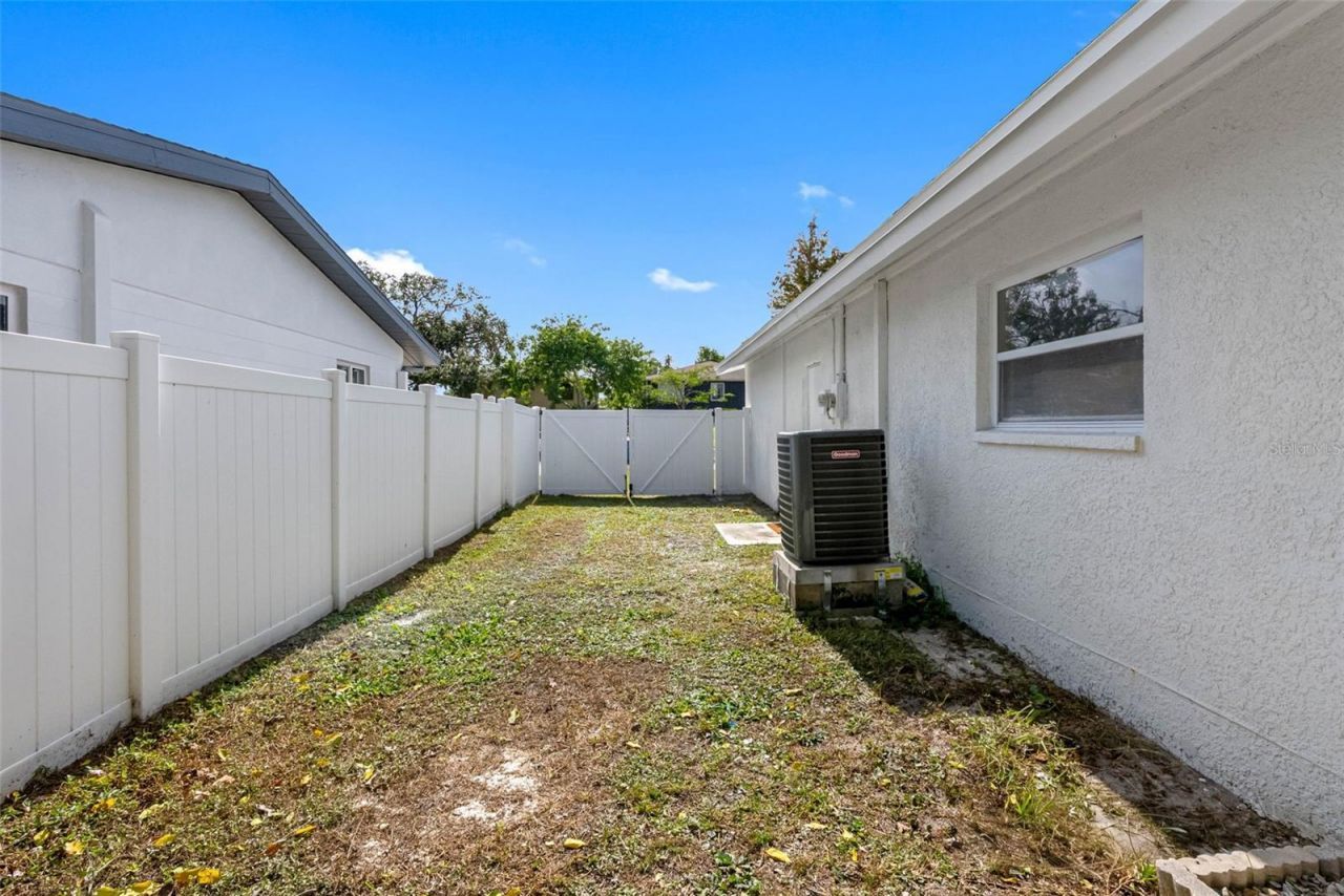 1861 Shore Acres Boulevard Ne, Saint Petersburg, FL 33703 Photo