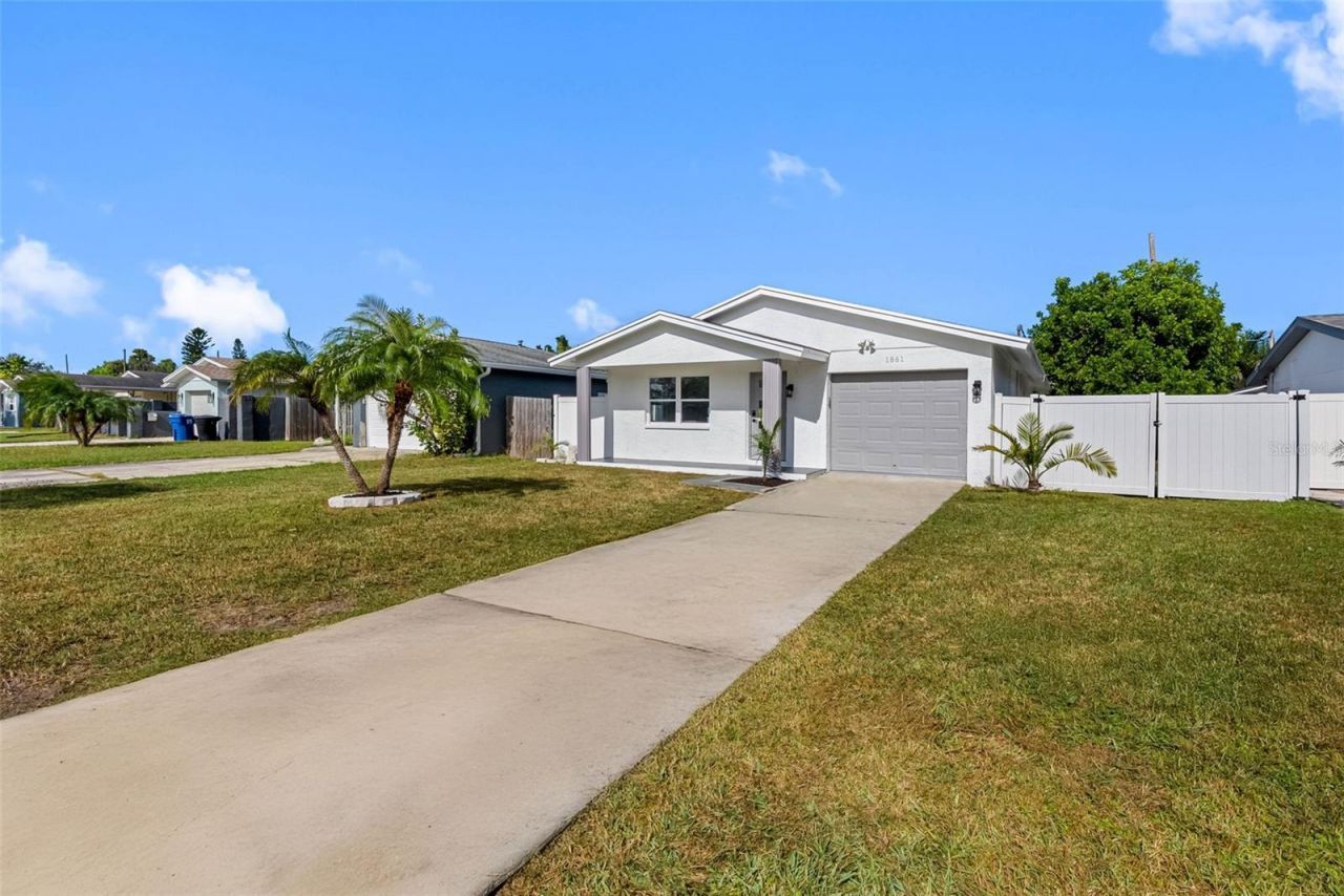 1861 Shore Acres Boulevard Ne, Saint Petersburg, FL 33703 Photo