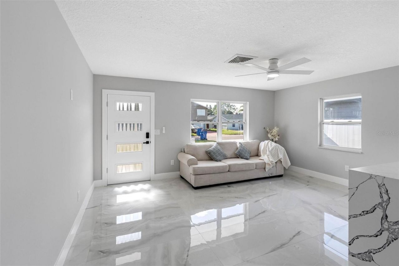 1861 Shore Acres Boulevard Ne, Saint Petersburg, FL 33703 Photo