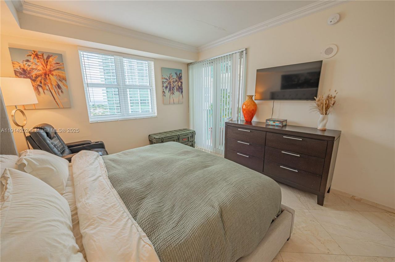 19900 E Country Club Dr, Unit 1214, Aventura, FL 33180 Photo