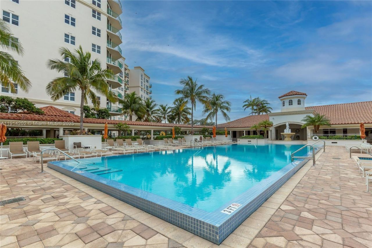 19900 E Country Club Dr, Unit 1214, Aventura, FL 33180 Photo