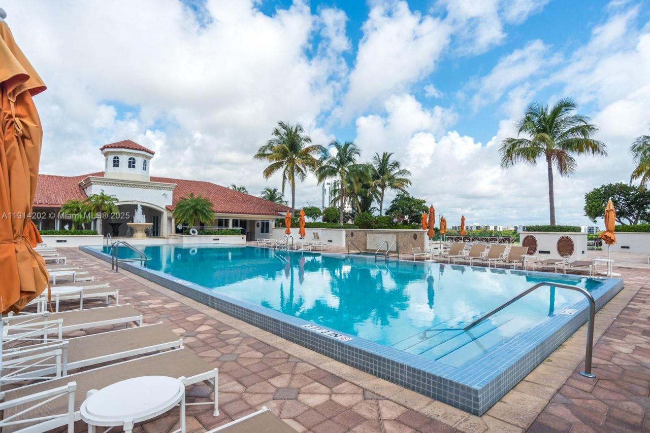 19900 E Country Club Dr, Unit 1214, Aventura, FL 33180 Photo