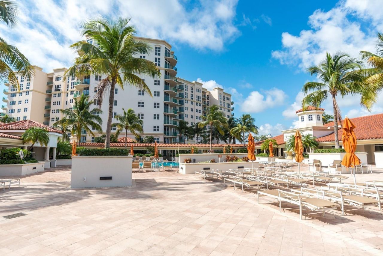 19900 E Country Club Dr, Unit 1214, Aventura, FL 33180 Photo