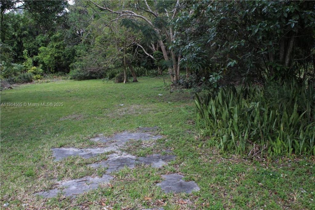 825 NE 149 St, North Miami, FL 33161 Photo