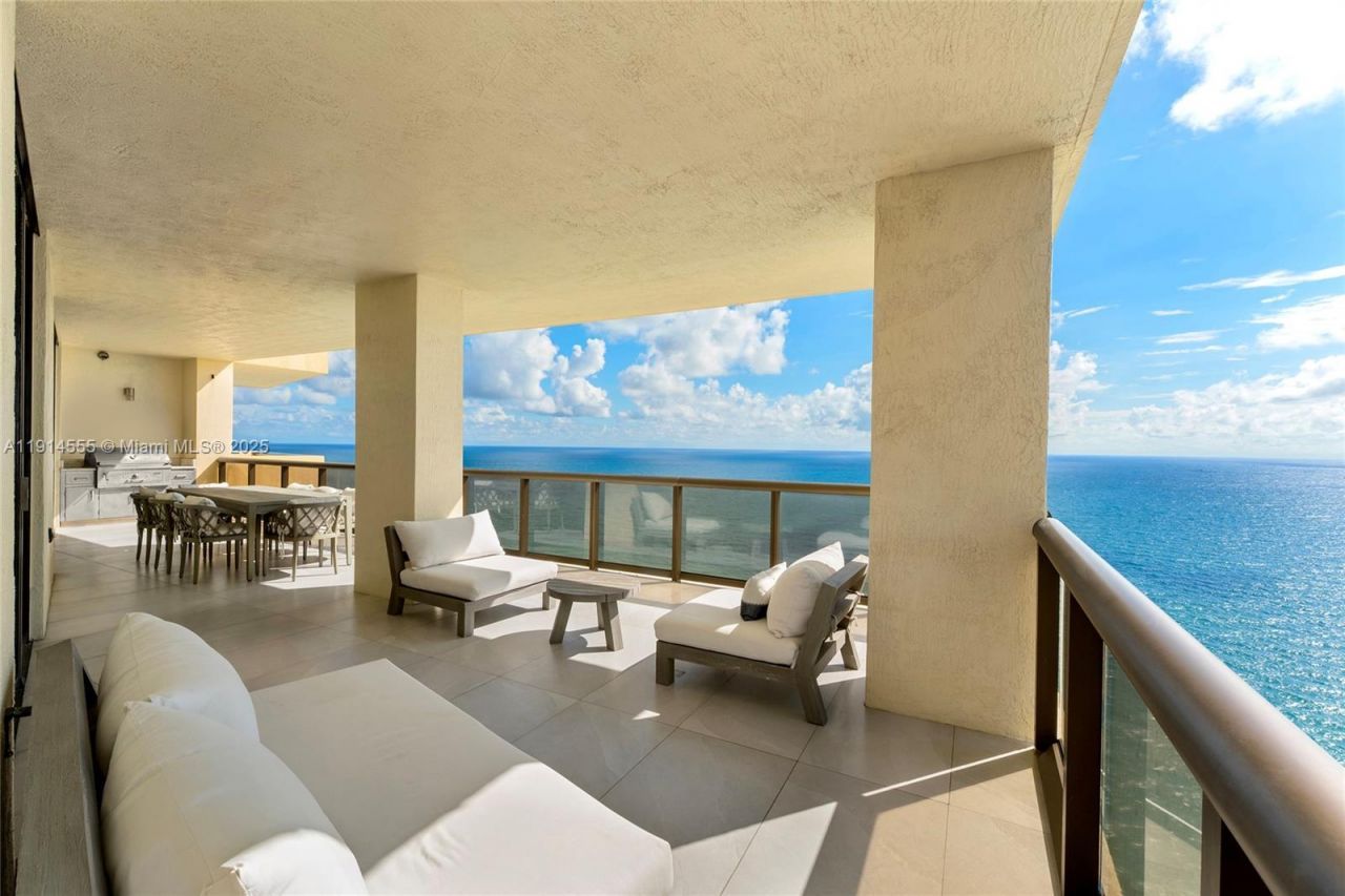 16275 Collins Ave, Unit UPH1, Sunny Isles Beach, FL 33160 Photo