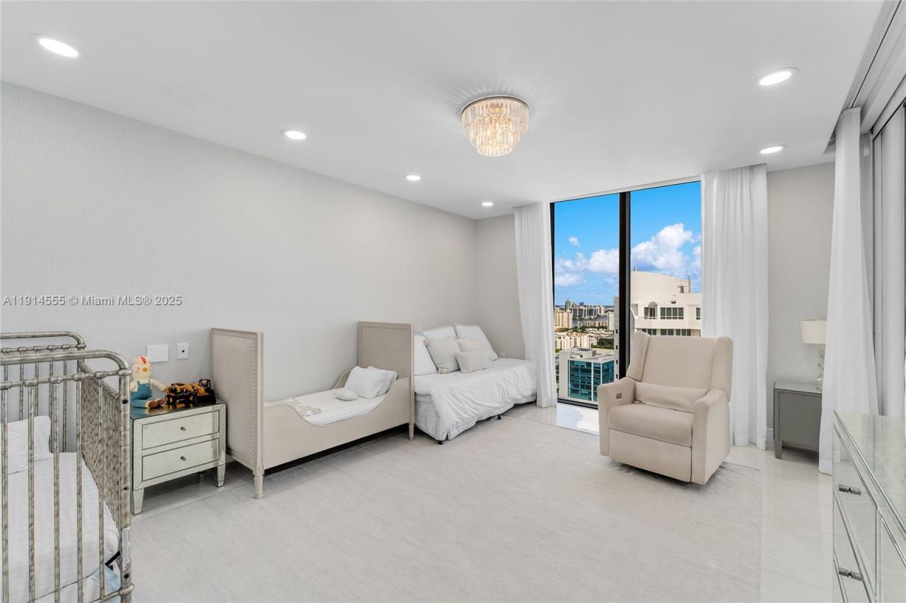 16275 Collins Ave, Unit UPH1, Sunny Isles Beach, FL 33160 Photo