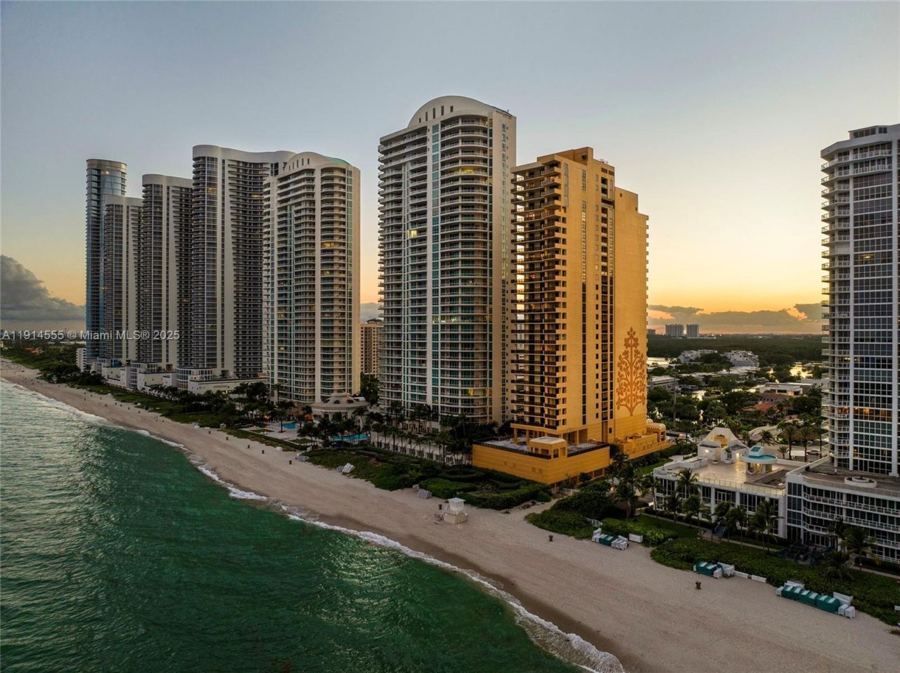 16275 Collins Ave, Unit UPH1, Sunny Isles Beach, FL 33160 Photo