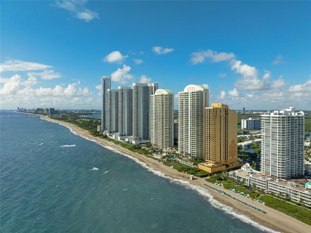 16275 Collins Ave, Unit UPH1, Sunny Isles Beach, FL 33160 Photo