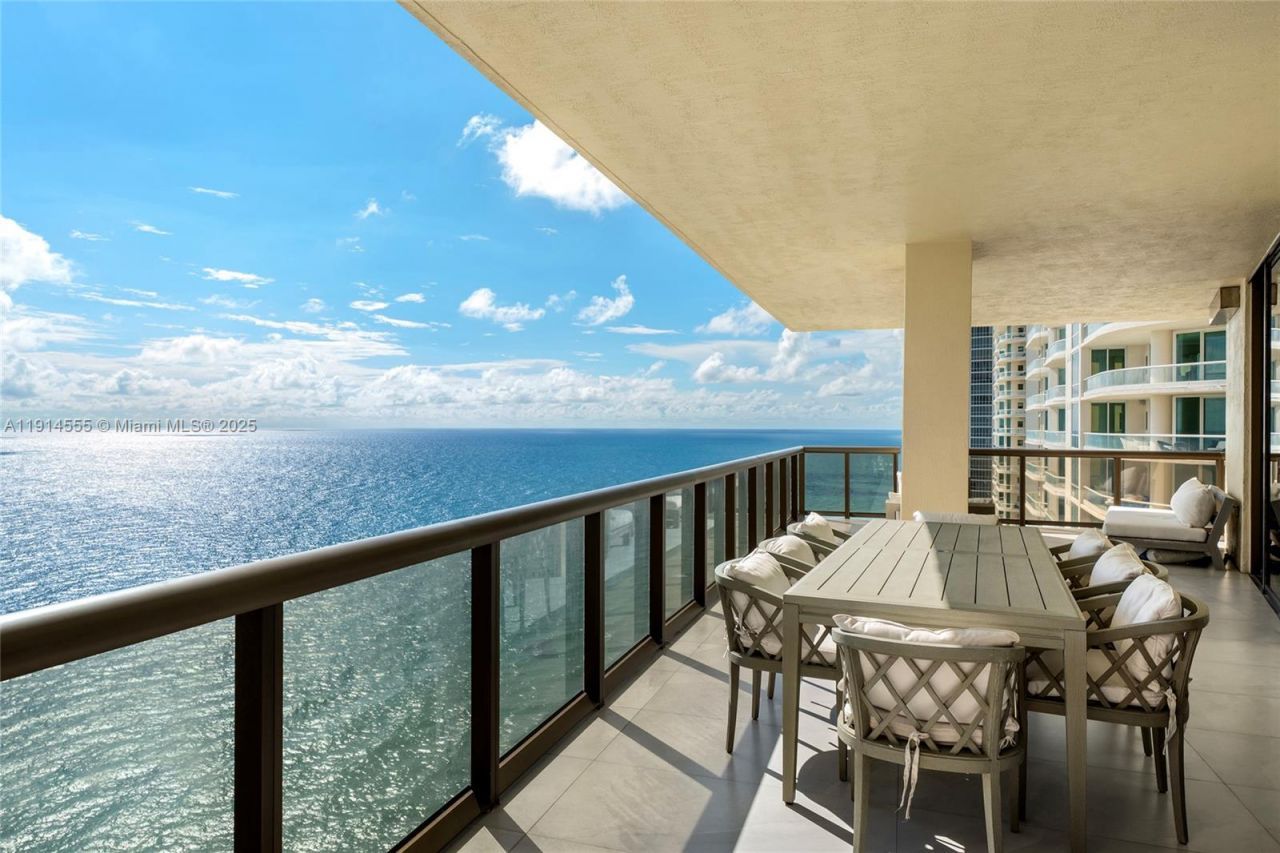 16275 Collins Ave, Unit UPH1, Sunny Isles Beach, FL 33160 Photo