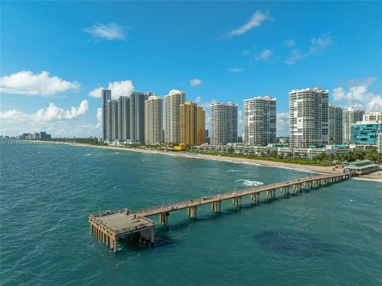 16275 Collins Ave, Unit UPH1, Sunny Isles Beach, FL 33160 Photo