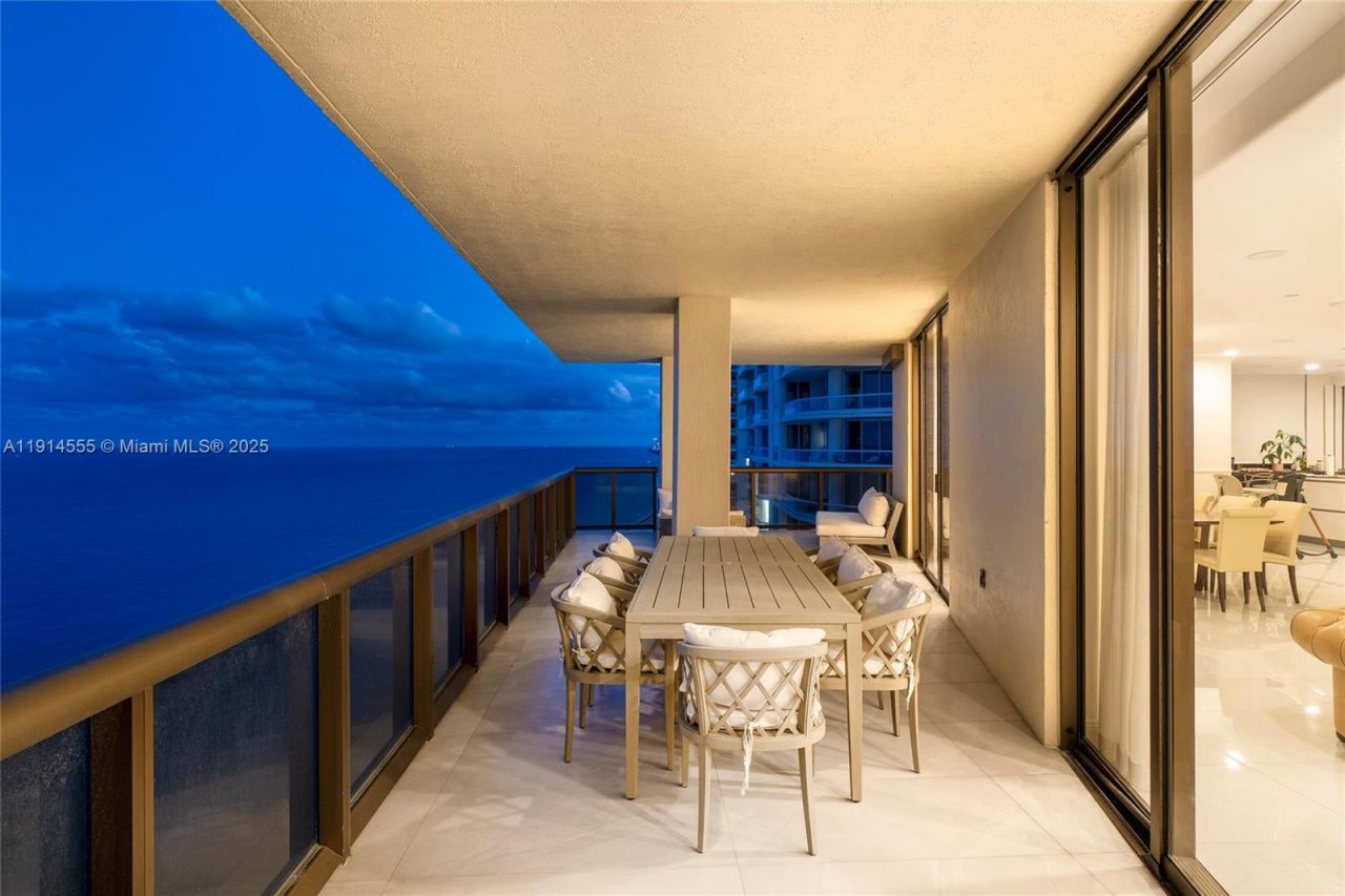 16275 Collins Ave, Unit UPH1, Sunny Isles Beach, FL 33160 Photo