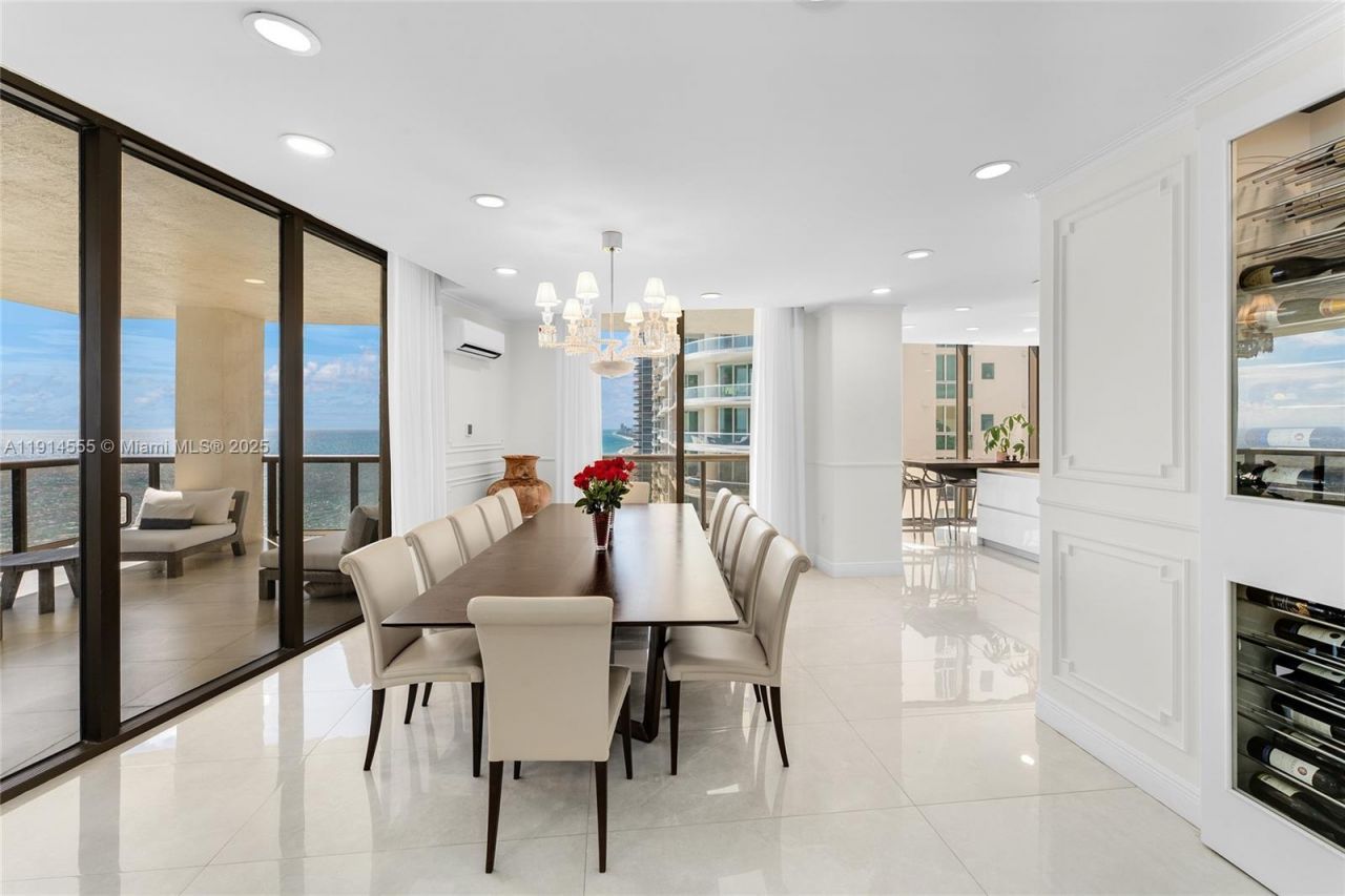 16275 Collins Ave, Unit UPH1, Sunny Isles Beach, FL 33160 Photo