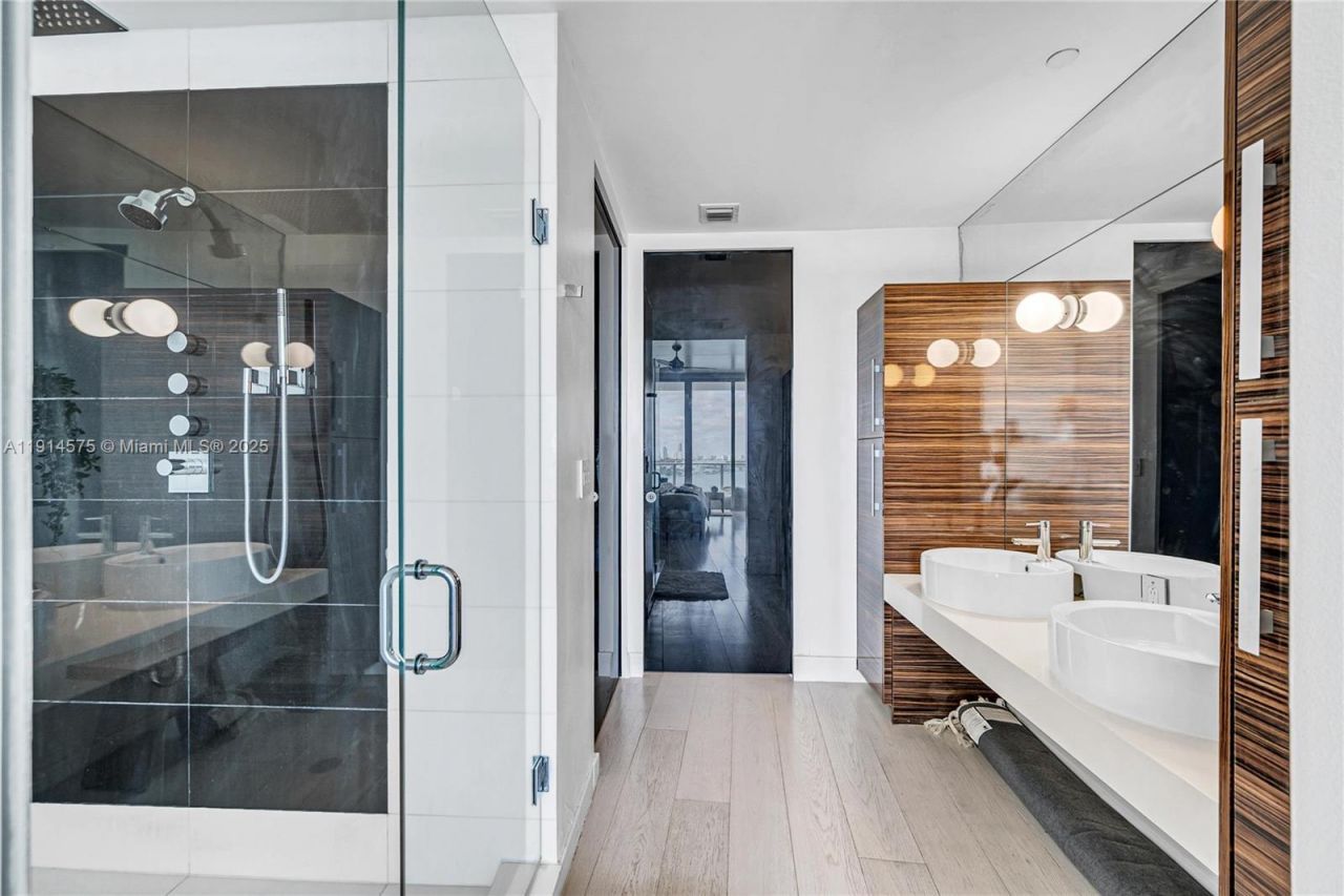 2020 N Bayshore Dr, Unit 1906, Miami, FL 33137 Photo