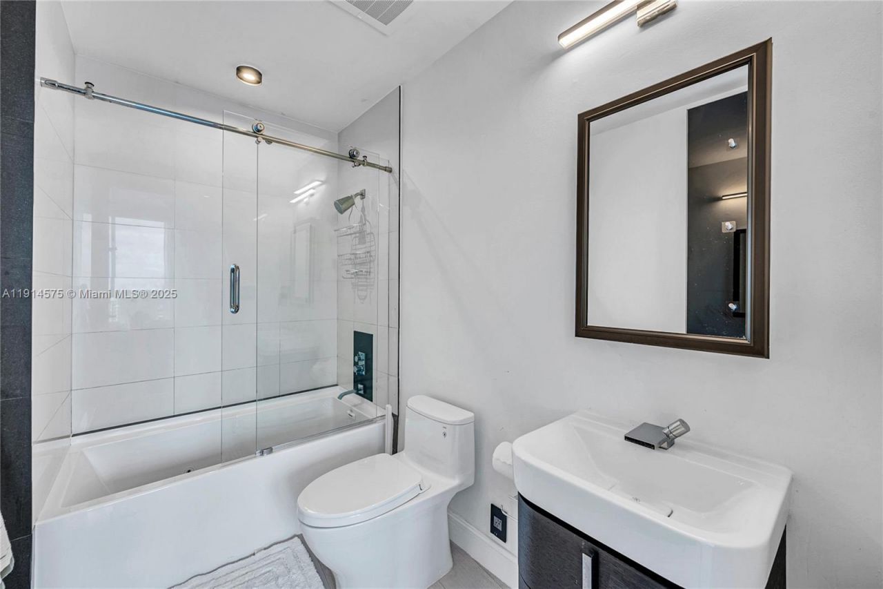 2020 N Bayshore Dr, Unit 1906, Miami, FL 33137 Photo