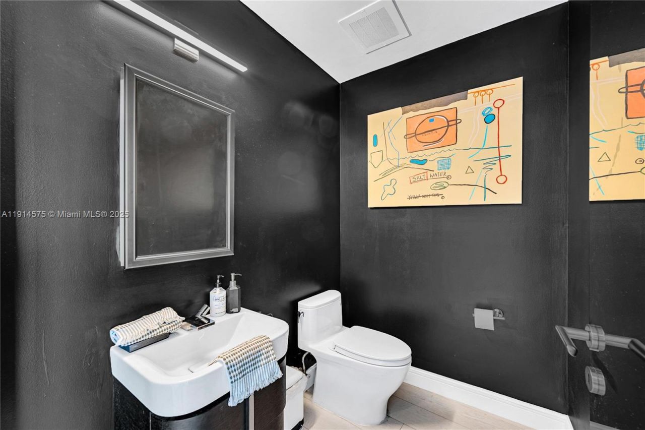 2020 N Bayshore Dr, Unit 1906, Miami, FL 33137 Photo