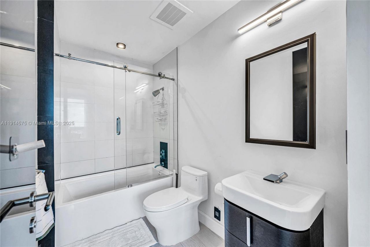 2020 N Bayshore Dr, Unit 1906, Miami, FL 33137 Photo