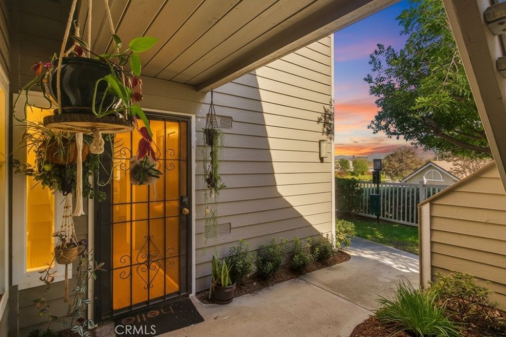 1059 Shadowridge Drive, Unit 1, Vista, CA 92081 Main Photo