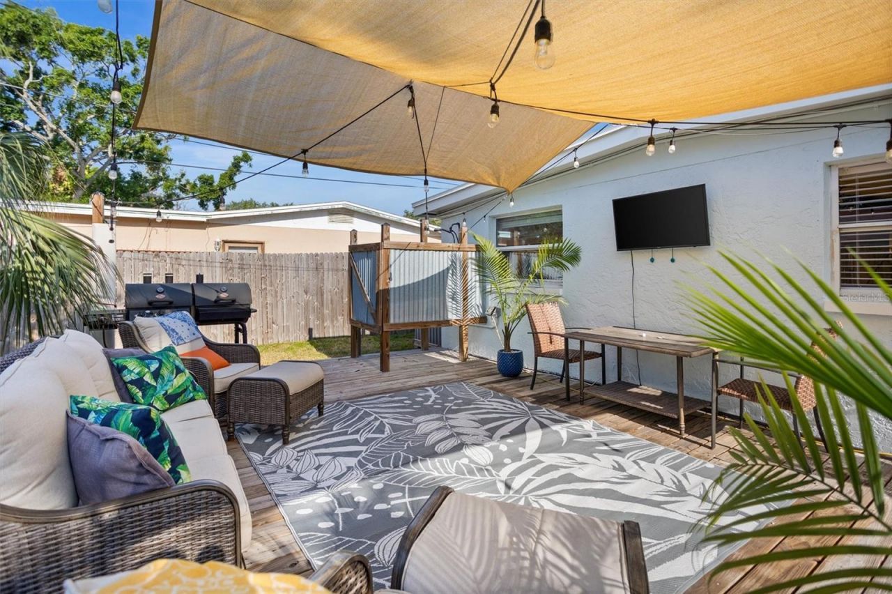 1018 55th Avenue N, Saint Petersburg, FL 33703 Photo