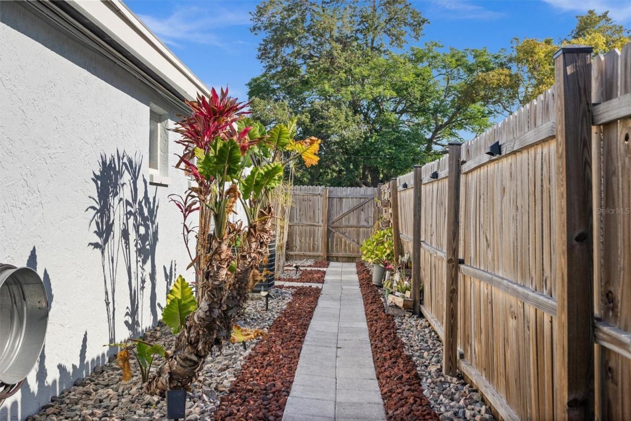 1018 55th Avenue N, Saint Petersburg, FL 33703 Photo