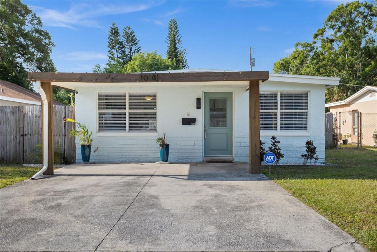 1018 55th Avenue N, Saint Petersburg, FL 33703 Photo