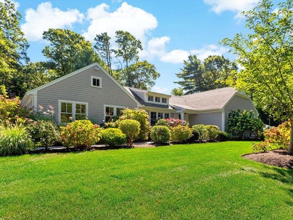 564 Cotuit Bay Drive, Barnstable, MA 02635
